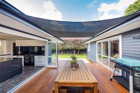 Photo of property in 34 Surrey Crescent, Hokowhitu, Palmerston North, 4410