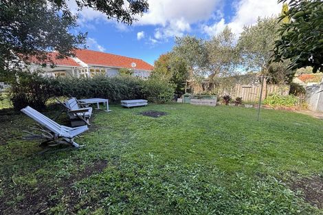 Photo of property in 1302 Dominion Road, Mount Roskill, Auckland, 1041