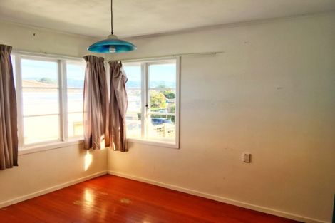 Photo of property in 1 Keru Place, Te Atatu South, Auckland, 0610