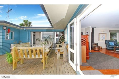 Photo of property in 4 Weatherly Road, Torbay, Auckland, 0630