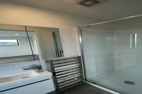 Photo of property in 4/5 Brandon Road, Glen Eden, Auckland, 0602