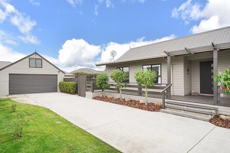 Photo of property in 4 Burnridge Place, Belfast, Christchurch, 8051