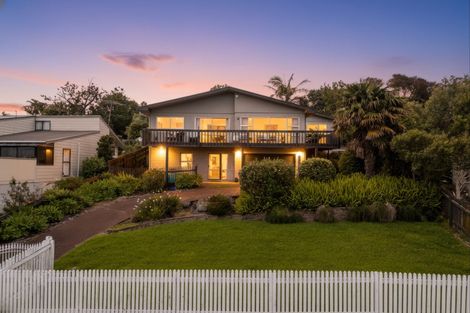 Photo of property in 66 Glencoe Road, Browns Bay, Auckland, 0630