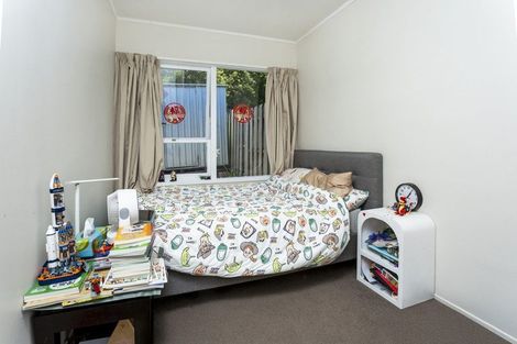 Photo of property in 25 Kenmure Avenue, Forrest Hill, Auckland, 0620