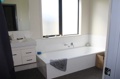 Photo of property in 10 Sea Vista, Athenree, Katikati, 3177