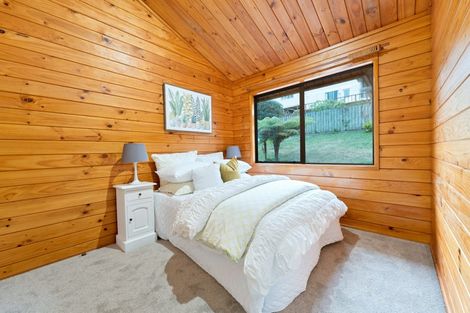 Photo of property in 8 Chardon Place, Henderson, Auckland, 0612