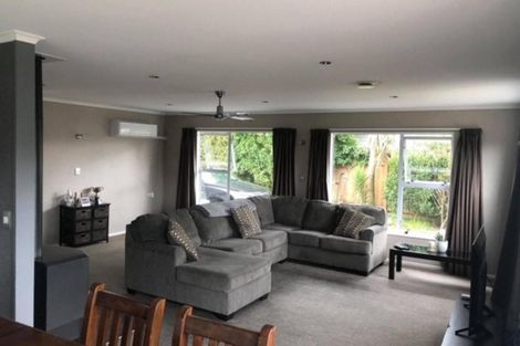 Photo of property in 160 Bartholomew Road, Levin, 5510