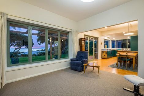 Photo of property in 137 Wellington Road, Paekakariki, 5034