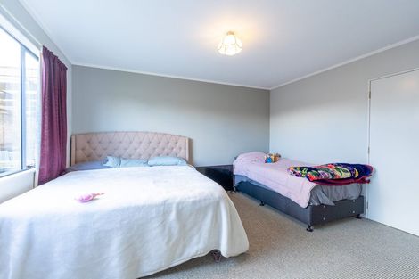 Photo of property in 35 Dalfield Place, Highbury, Palmerston North, 4412