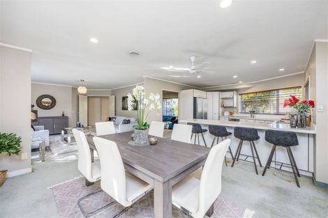 Photo of property in 11 Picasso Drive, West Harbour, Auckland, 0618