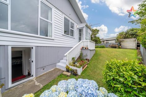 Photo of property in 27a Cypress Drive, Maungaraki, Lower Hutt, 5010