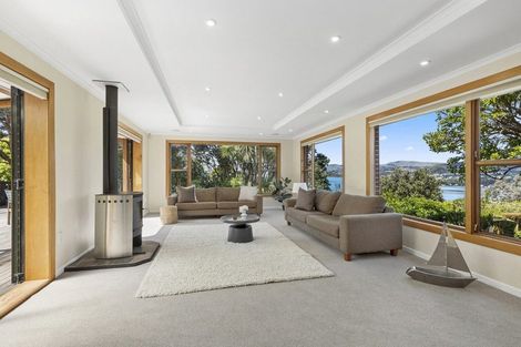 Photo of property in 94 Mana View Road, Paremata, Porirua, 5026