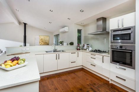 Photo of property in 19 Valerie Crescent, Okura, Albany, 0792