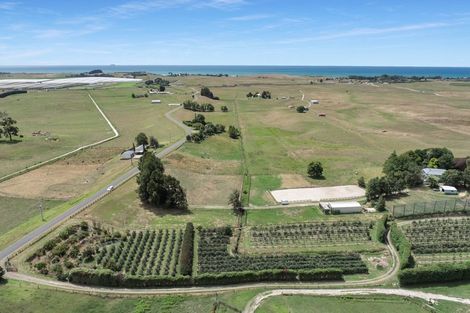 Photo of property in 95 Ohinepanea Road, Pukehina, Te Puke, 3186