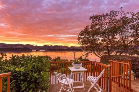 Photo of property in 11 Ngaio Lane, Charteris Bay, Lyttelton, 8971