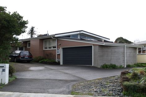 Photo of property in 28 Trelawn Place, Cockle Bay, Auckland, 2014