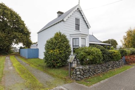 Photo of property in 15 Daniell Street, Bulls, 4818