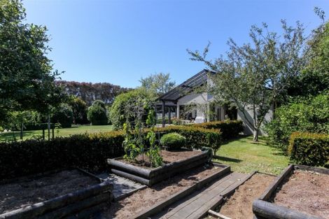 Photo of property in 30 Shelter Grove, Frankleigh Park, New Plymouth, 4310