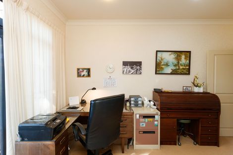 Photo of property in 7 Heritage Place, Terrace End, Palmerston North, 4410