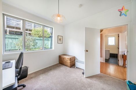 Photo of property in 225 Whites Line East, Waiwhetu, Lower Hutt, 5010