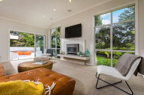 Photo of property in 21 Churchouse Road, Greenhithe, Auckland, 0632