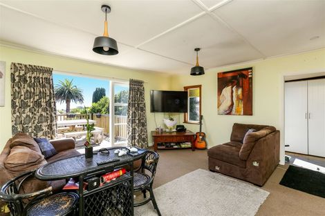 Photo of property in 6 Lismore Street, Strandon, New Plymouth, 4312