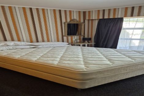 Photo of property in 44 Racecourse Road, Waiuku, 2123