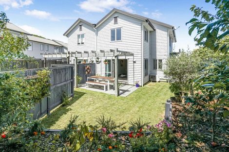 Photo of property in 3/1 Hibiscus Avenue, Hamilton Lake, Hamilton, 3204