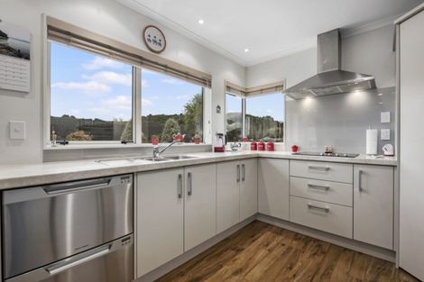 Photo of property in 32 Sunstone Crescent, Brown Owl, Upper Hutt, 5018