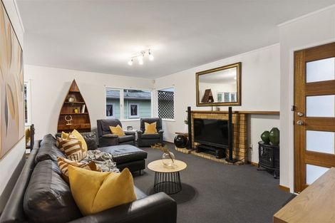 Photo of property in 1/5 Hellyers Street, Birkdale, Auckland, 0626