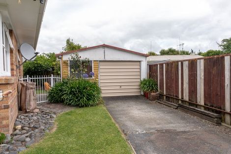 Photo of property in 10 Parkdale Place, Glenview, Hamilton, 3206