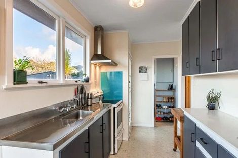 Photo of property in 20 Woodvale Road, Glen Eden, Auckland, 0602