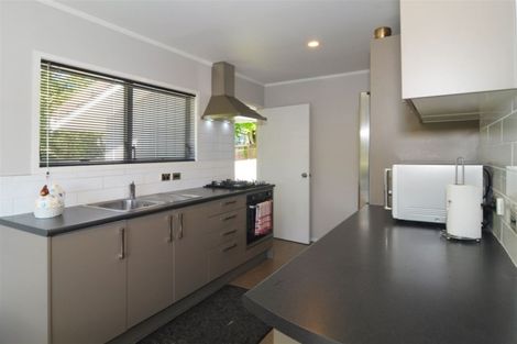 Photo of property in 1/333 Triangle Road, Massey, Auckland, 0614