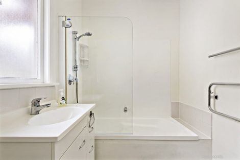 Photo of property in 13 Firth Terrace, Karori, Wellington, 6012