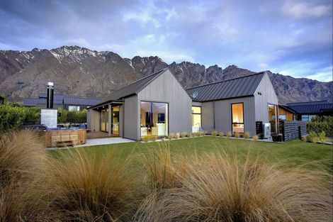 Photo of property in 32 Falconer Rise, Jacks Point, Queenstown, 9371