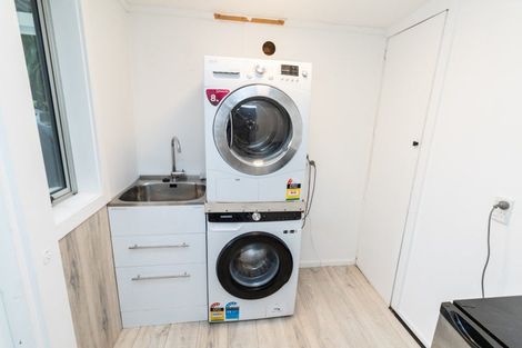 Photo of property in 30c Collins Avenue, Tawa, Wellington, 5028