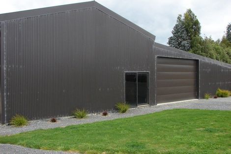 Photo of property in 217 Tussock Creek Grove Bush Road, Grove Bush, Invercargill, 9872