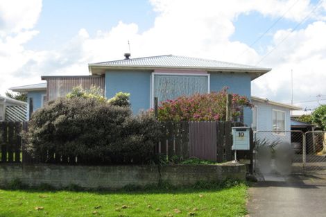 Photo of property in 10 Aotea Street, Castlecliff, Whanganui, 4501