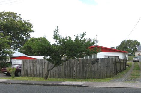 Photo of property in 1/51 Tramway Road, Beach Haven, Auckland, 0626