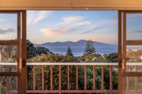 Photo of property in 1 Porter Place, Paekakariki, 5034