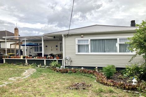Photo of property in 1/65 Golf Road, New Lynn, Auckland, 0600