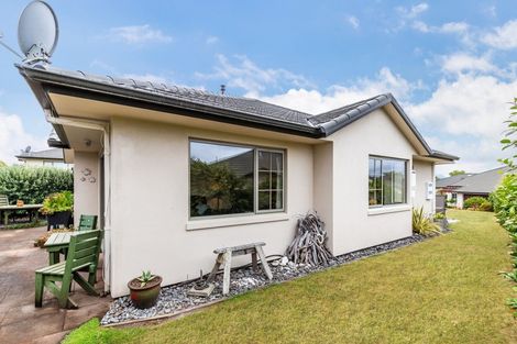 Photo of property in 22 Lakeridge Close, Rangatira Park, Taupo, 3330