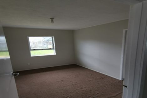 Photo of property in 2/17 Frobisher Way, Clendon Park, Auckland, 2103