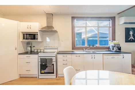 Photo of property in 74 Dalry Street, Wallacetown, 9816