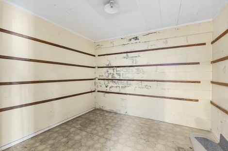 Photo of property in 15 Clifton Drive, Waitara, 4320