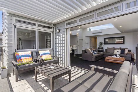 Photo of property in 1 Rita Street, Mount Maunganui, 3116