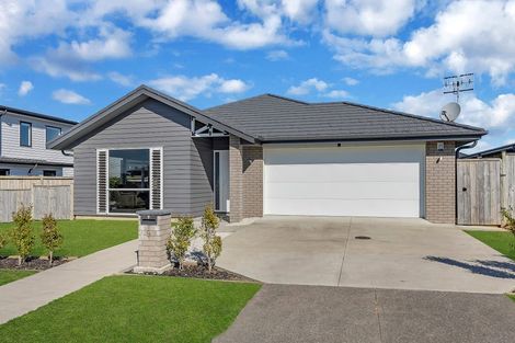 Photo of property in 9 Mutetai Road, Clarks Beach, 2122