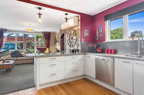 Photo of property in 104 Main North Road, Woodend, 7610