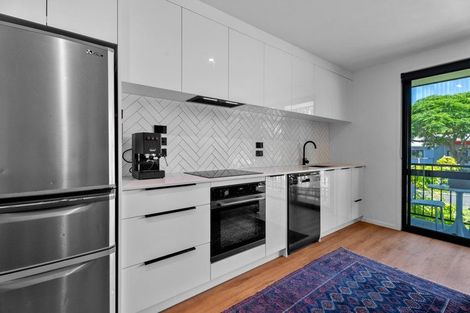 Photo of property in 2/93 Gribblehirst Road, Sandringham, Auckland, 1025