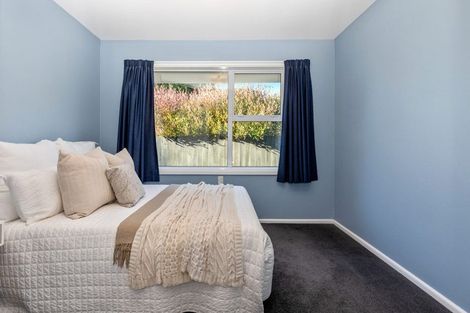 Photo of property in 17 Ilfracombe Place, Burnside, Christchurch, 8053